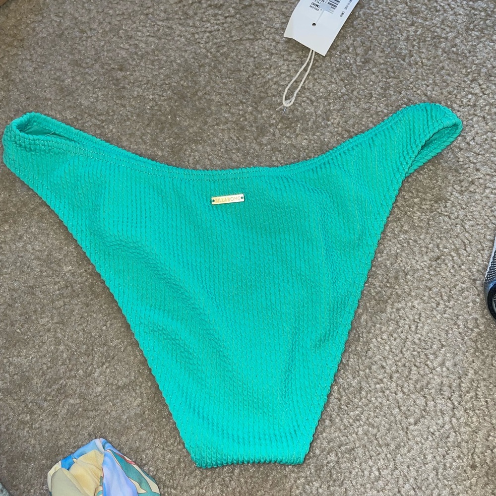 Billabong bikini bottoms , new with tags !!!